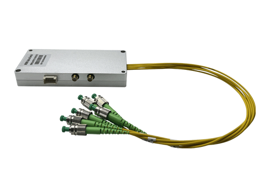 2×4 MEMS保偏光開關(guān)(帶SMA口)產(chǎn)品實拍 2×4 MEMS保偏光開關(guān)(帶SMA口)產(chǎn)品實拍